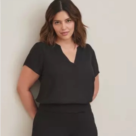 NWT Torrid Georgette Hi-Low Short Sleeve Blouse - Picture 2 of 7